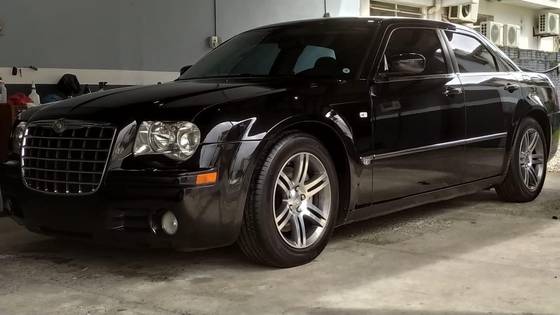 CHRYSLER 300 C 5.7 HEMI SEDAN V8 16V GASOLINA 4P AUTOMÁTICO CHRYSLER 300 C 5.7 HEMI SEDAN V8 16V GASOLINA 4P AUTOMÁTICO